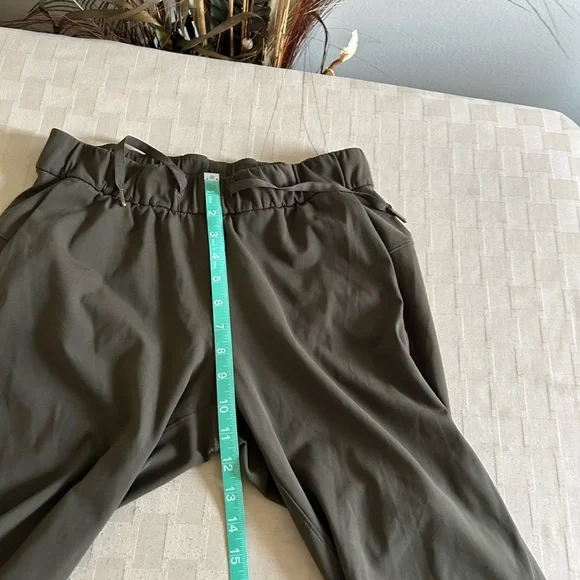 Lululemon On The Fly Crop 23” in Dark Olive - Picture 12 of 13